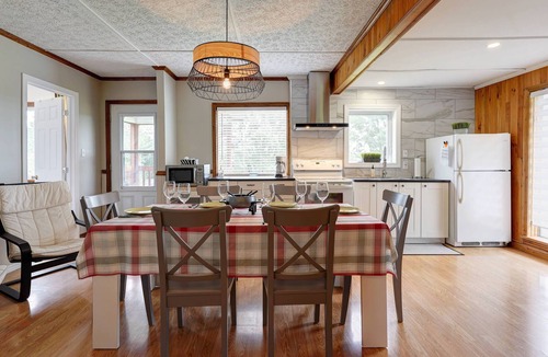 Sainte-Cecile-de-Whitton Ski Chalet | L'Amphora ♥ Lake Access + SPA ✸ Kayak & Sups ✦ Fire Pit