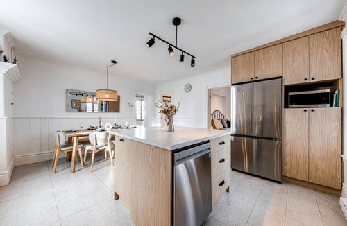 Quartier 5-4 Apartment | L`Ancestrale-3 Bedrooms-1.5 bathroom