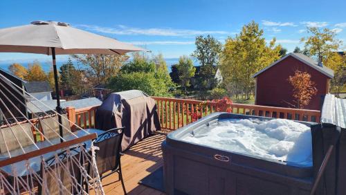 Pointe-au-Pic House | L'Ancestrale spa, vue, salle d'arcades
