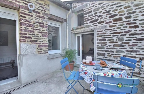 Mauron House | L'Ancien Bistrot - MAURON