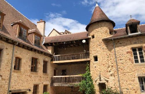 Herisson House | L'ancien collège