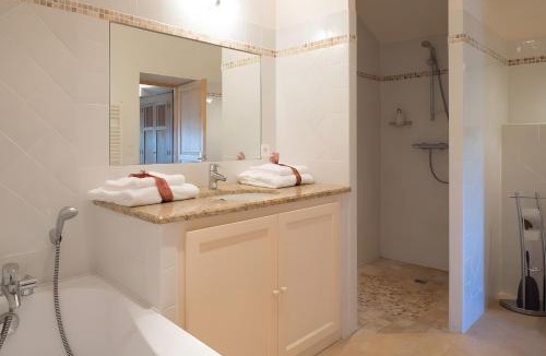 Trebes House | L'ancien pigeonnier - piscine