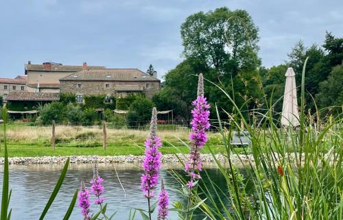 Saint-Dier-dʼAuvergne House | L'ancien Relais de Poste*