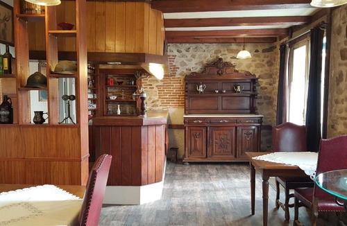 Saint-Laurent-sur-Gorre Bed & Breakfast | L'ancienne Gendarmerie