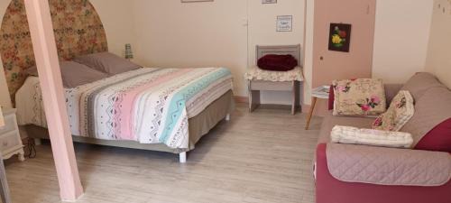 Oradour-sur-Glane House | l'ancienne épicerie