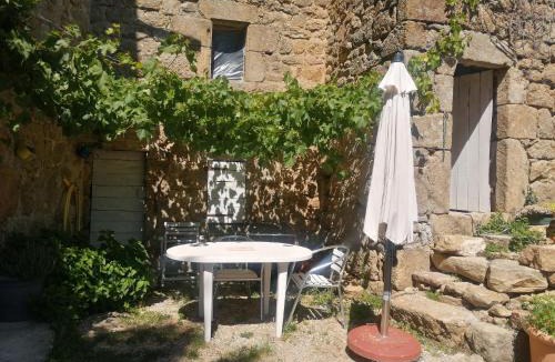 Silhac House | L'Ancienne Ecole