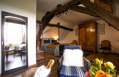 Gennes House | L'Angeline