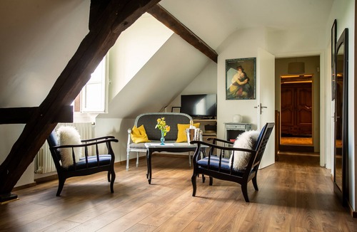 Gennes House | L'Angeline