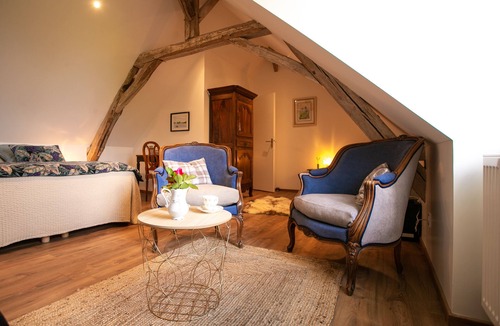 Gennes House | L'Angeline