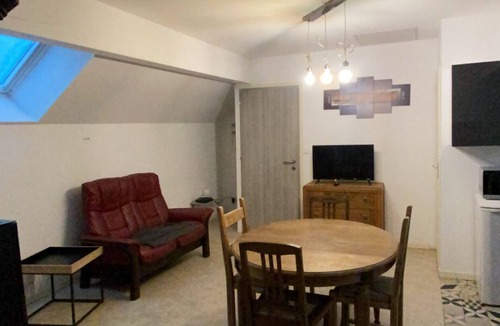 Savoisy Apartment | L'annexe, an atypical gîte