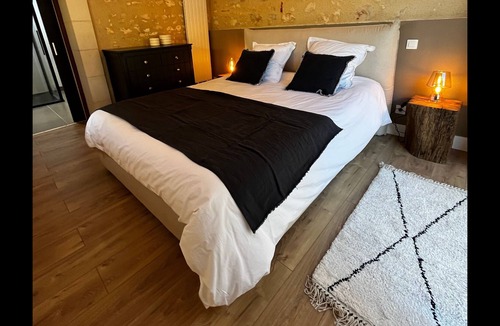 Chateauroux Apartment | L’Annexe d’Anatole - Apt de charme climatisé