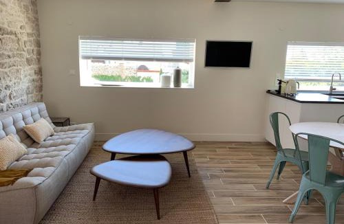 Puligny-Montrachet House | L'Annexe Deveney-Mars