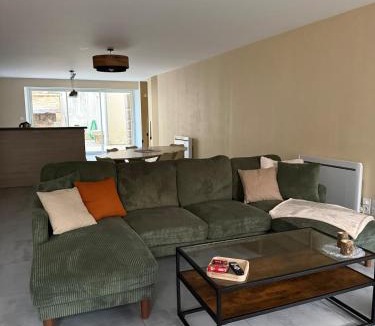 Stenay House | L'Annexe - maison spacieuse pour 6 personnes toute équipée