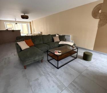 Stenay House | L'Annexe - maison spacieuse pour 6 personnes toute équipée