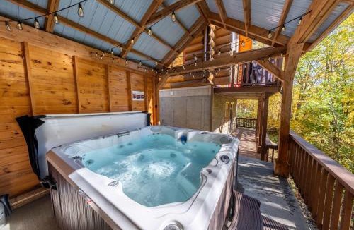 Notre-Dame-Auxiliatrice-de-Buckland Ski Chalet | L'Antaya - SPA Mountain
