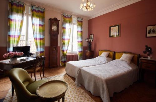 Forges-les-Eaux House | L'Antre de Gadag