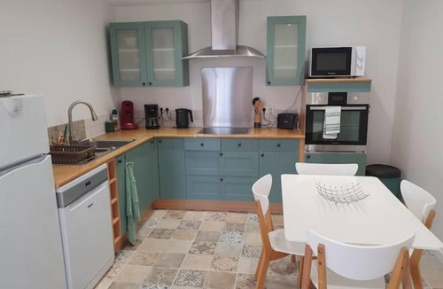 Jarrie Apartment | L' Aparté Nature; gîte for up to 6 people between mountains and countryside