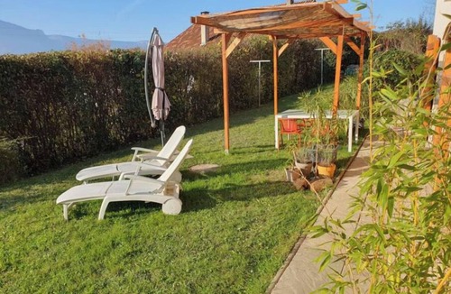 Jarrie Apartment | L' Aparté Nature; gîte for up to 6 people between mountains and countryside