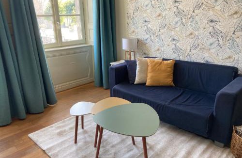 Dinan Apartment | L'Aparthé Dinan - Vue sur la place du marché