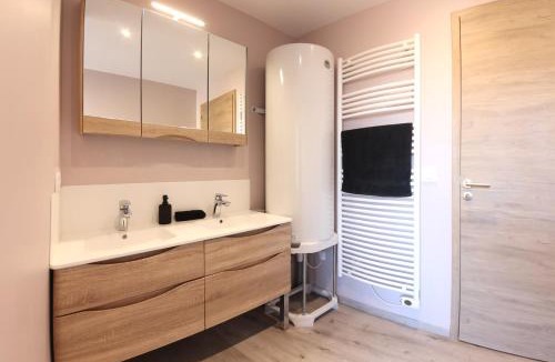 Paroisse Saint-Augustin-de-Chaux Apartment | L'appart 1952 - Proxi ciné et port - Parking