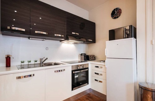 Jean Moulin - Marius Berliet Apartment | L'appart d'Albert - Authentic apartment + garage