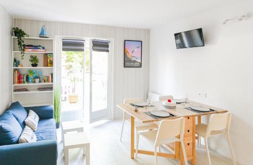 Villers-sur-Mer Apartment | L appart de Villers HYPER centre WI-FI Parking