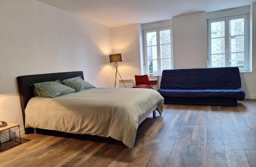 Saint-Cyr-en-Pail Apartment | L'appart des voyageurs sur la N12