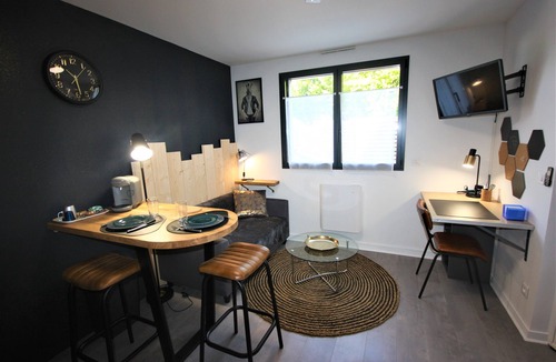 Les Ponts-de-Ce Apartment | L' Appart - Fully-equipped self-catering accommodation - Résidence Chez Gally, Angers