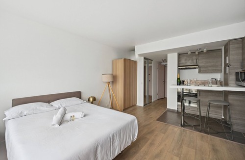 Puteaux Apartment | L'Appart-Noramic Pouey - Welkeys