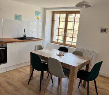 Chateaubriant Apartment | L'appartement des Perroquets