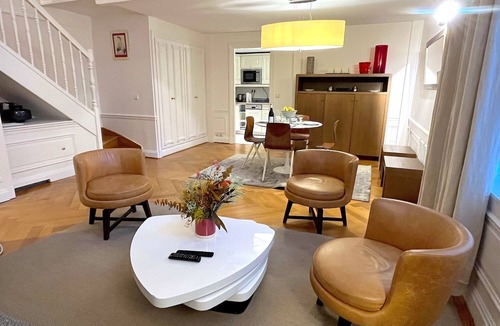 Champs-Elysees Apartment | L'appartement Pierre Charron C