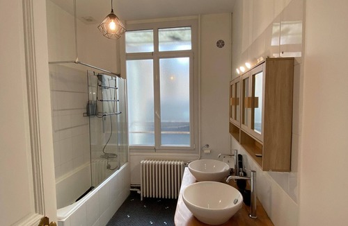 Downtown Angers Apartment | L'Appartement Privilège - 4 bedrooms - Coeur d'Angers, Spacious and elegant