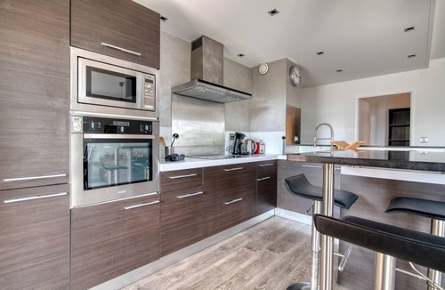 Fontaine-Bayonne-Cartoucherie Apartment | L'Arène de coeur - appt avec piscine partagée