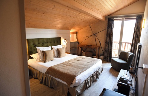 Cruseilles Hotel | L'Arborescence