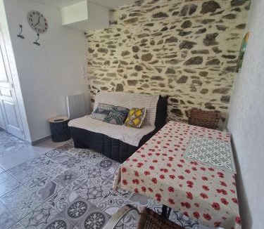 Taupont House | L'arbre dort studio indépendant