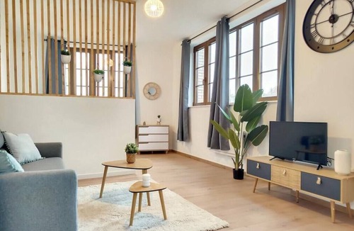 Saint-Quentin Apartment | L'arbre du Voyageur