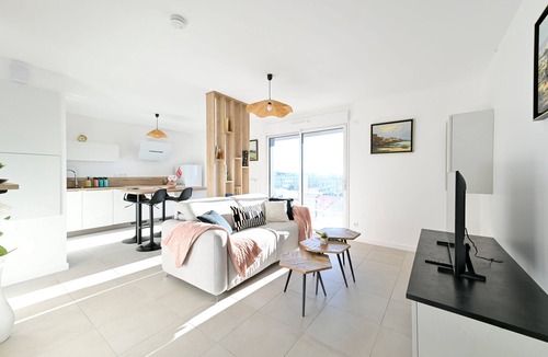 Cholet Apartment | L'Arc En Ciel - A 30min du Puy du Fou