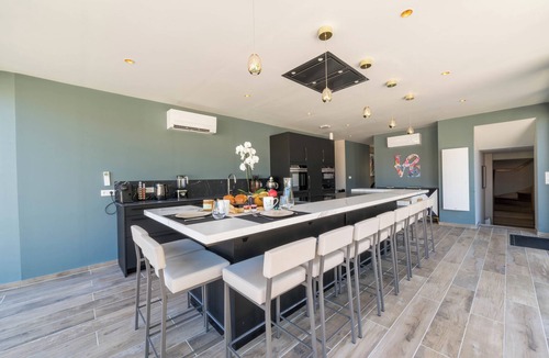 Saint-Hilaire-le-Petit House | L'Artbanne - The complete estate