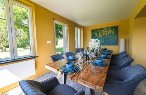 Saint-Hilaire-le-Petit House | L'Artbanne Maison Hestia