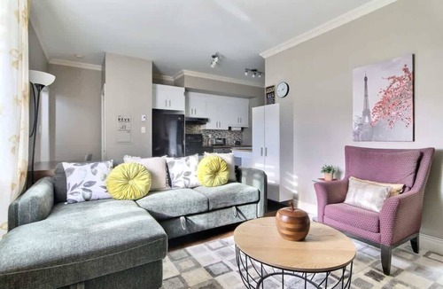 Val-Belair Apartment | L'Artiste | Chic condo à Québec
