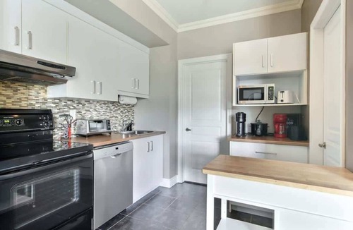 Val-Belair Apartment | L'Artiste | Chic condo à Québec