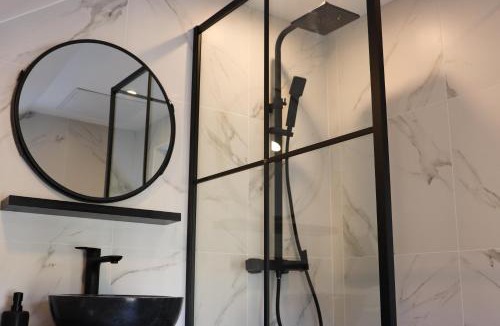 Charleville-Mezieres Apartment | L'artiste