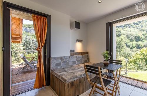 Sainte-Marie-d'Alvey House | L'arveysan