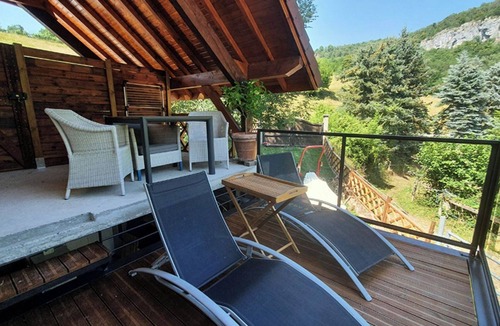 Saint-Genix-sur-Guiers Apartment | L'Arveysan
