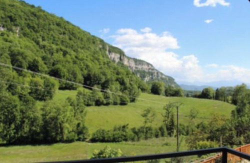 Saint-Genix-sur-Guiers Apartment | L'Arveysan