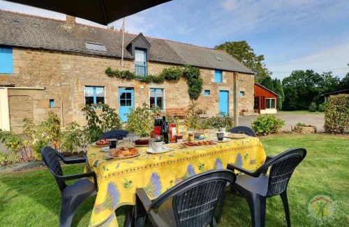 Saint-Marc-le-Blanc House | L'ascencerie