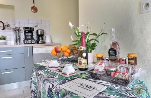 Saint-Marc-le-Blanc House | L'ascencerie