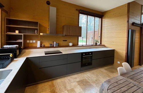 La Roche Foulques Bed & Breakfast | L'Atelier, cosy and modern & terrace with jacuzzi