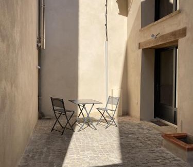 Moissac Apartment | L'ATELIER - à coté abbatiale - clim reversible - Ideal couples