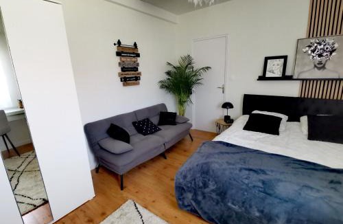 Sennecey-les-Dijon Apartment | L'atelier de Jane